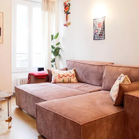 Charming Parisian Just Steps From Montmartre Appartement *
