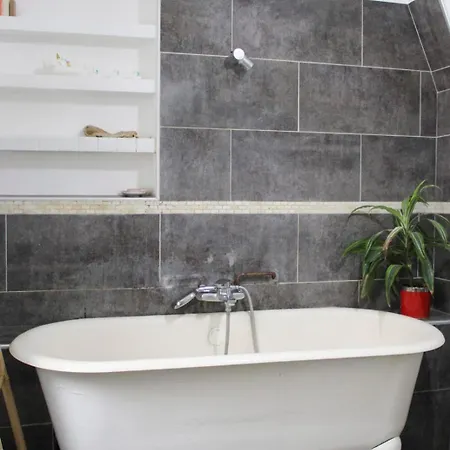 Charming Parisian Just Steps From Montmartre *