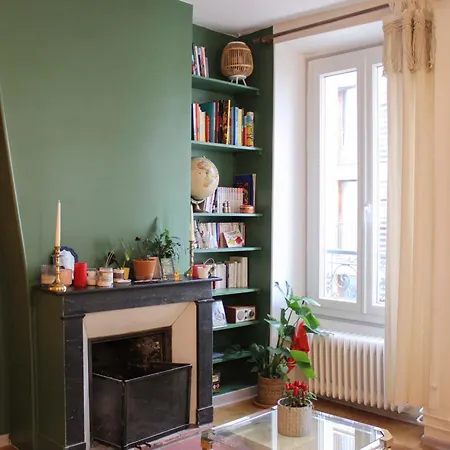 Charming Parisian Just Steps From Montmartre